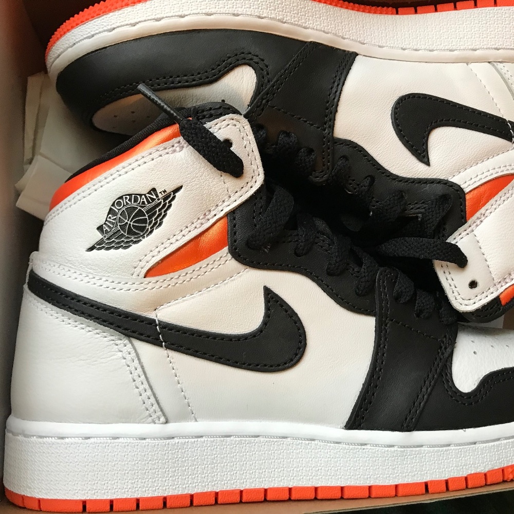 Jordan 1 High OG Electro Orange (GS)